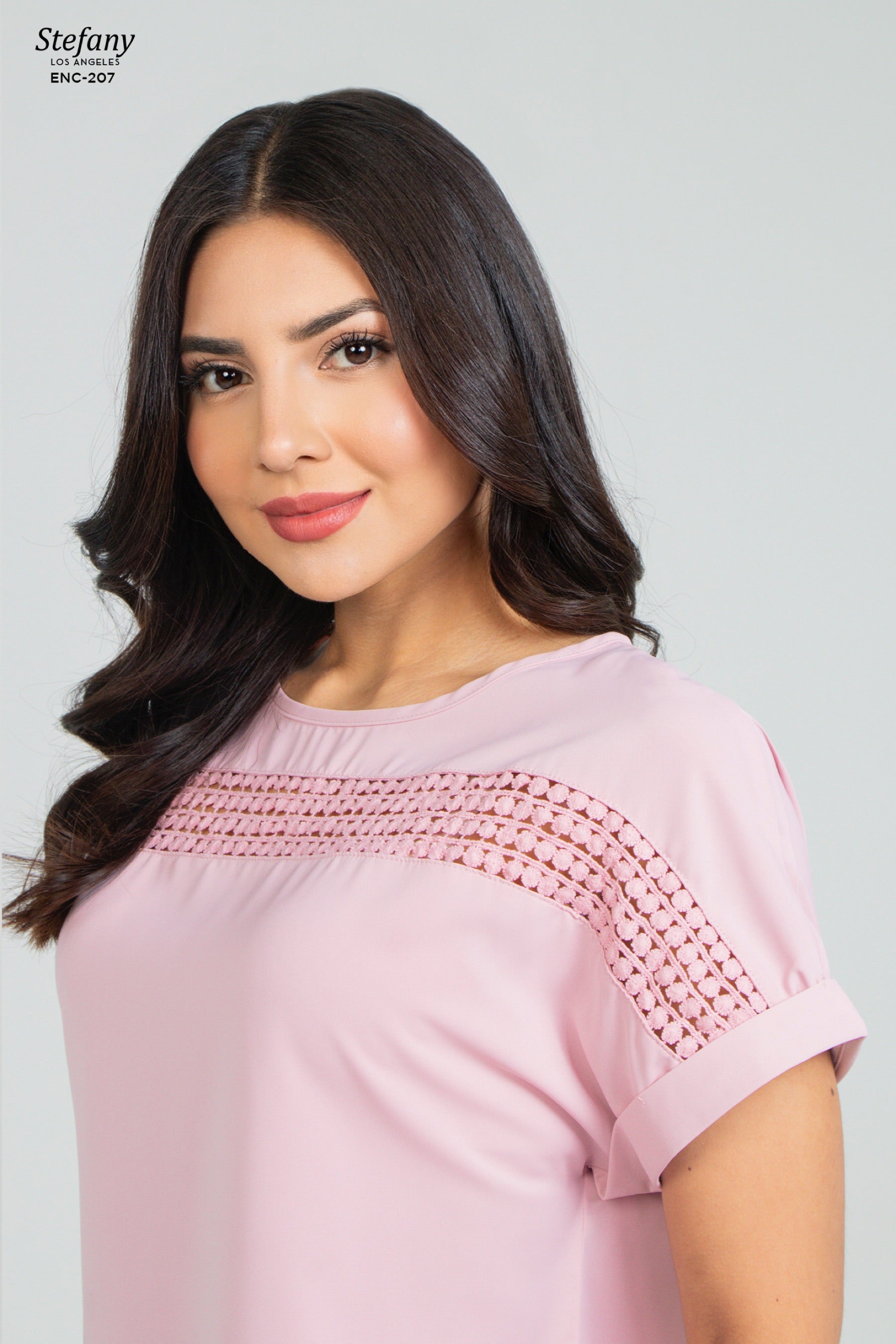 Blusa casual stretch con bordado ENC-207