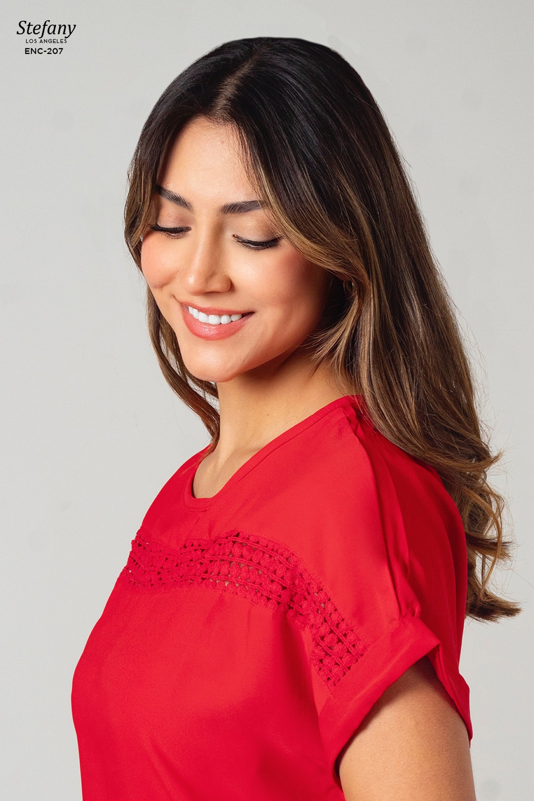 Blusa casual stretch con bordado ENC-207