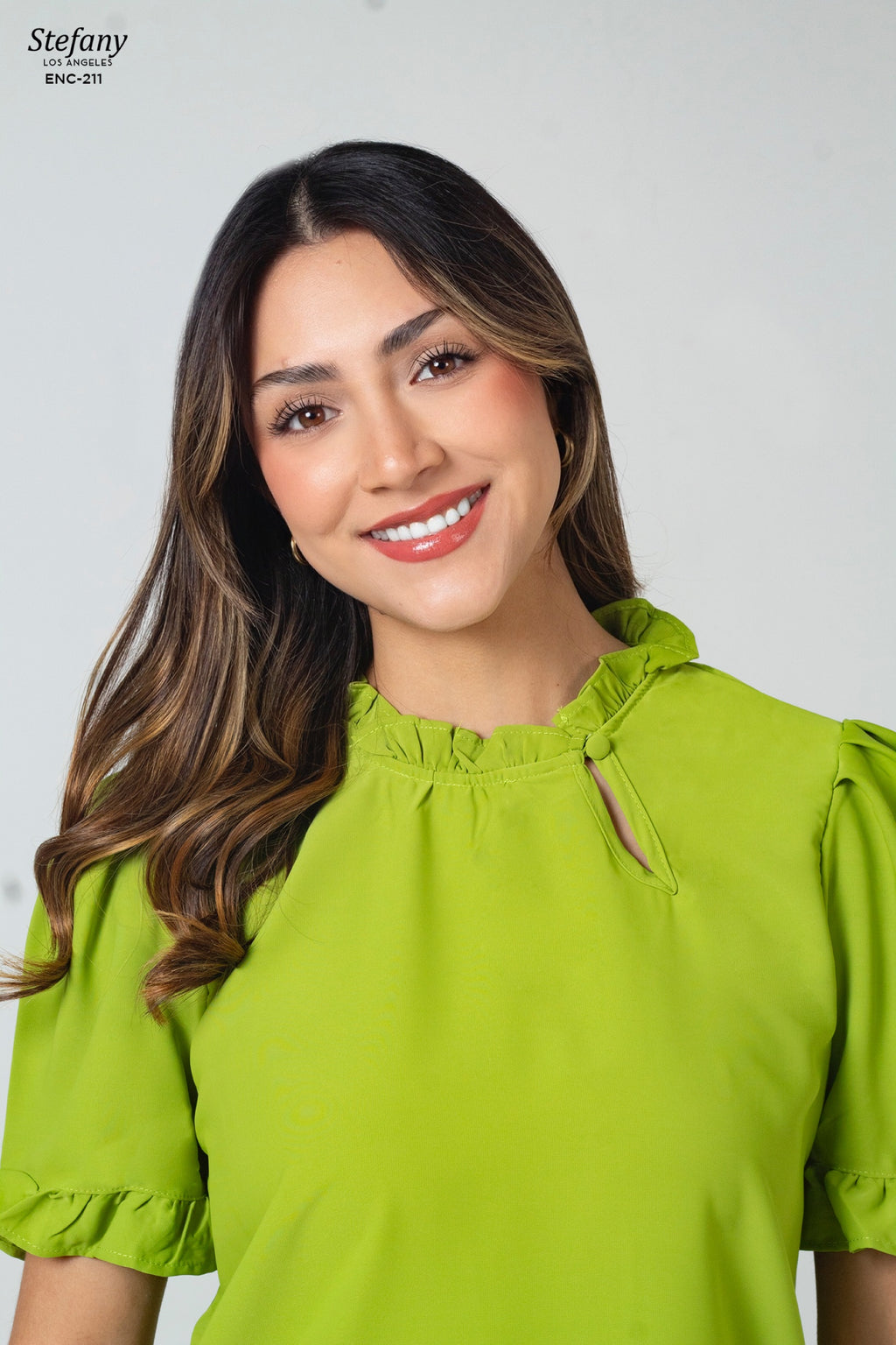Blusa casual stretch con bordado ENC-211