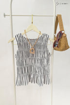 Blusa fruncida sin mangas U1-5257-1