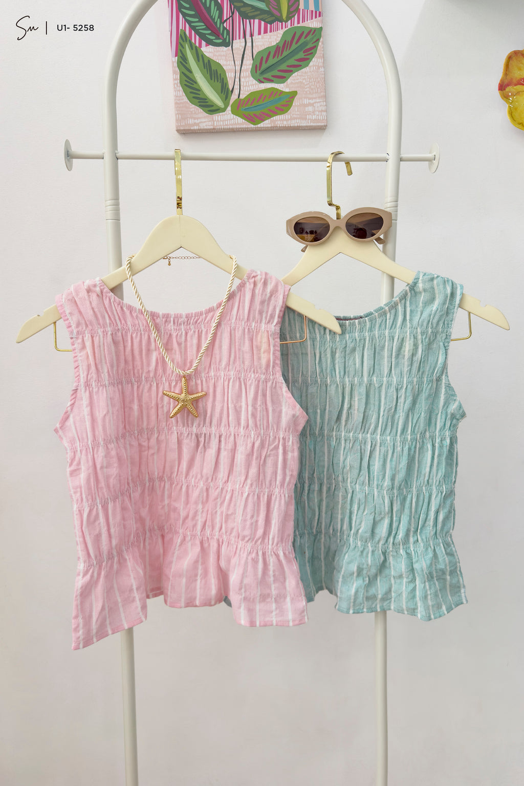 Blusa fruncida sin mangas U1-5258