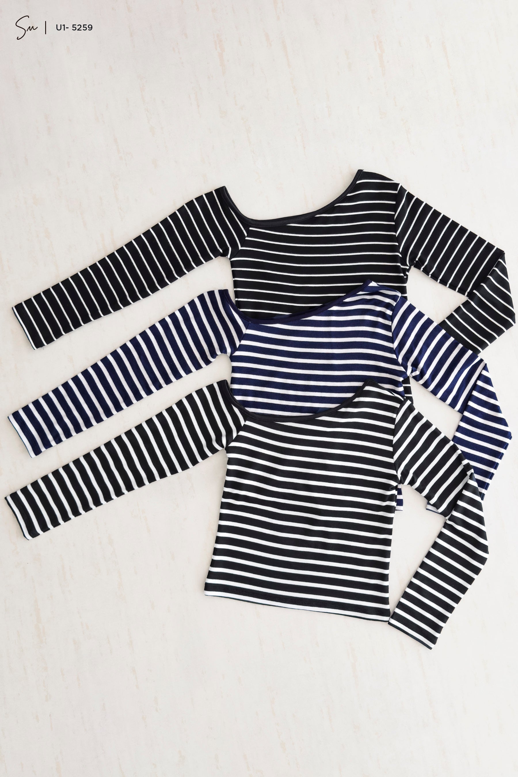 Top Asimétrico de Rayas Manga Larga U1-5259