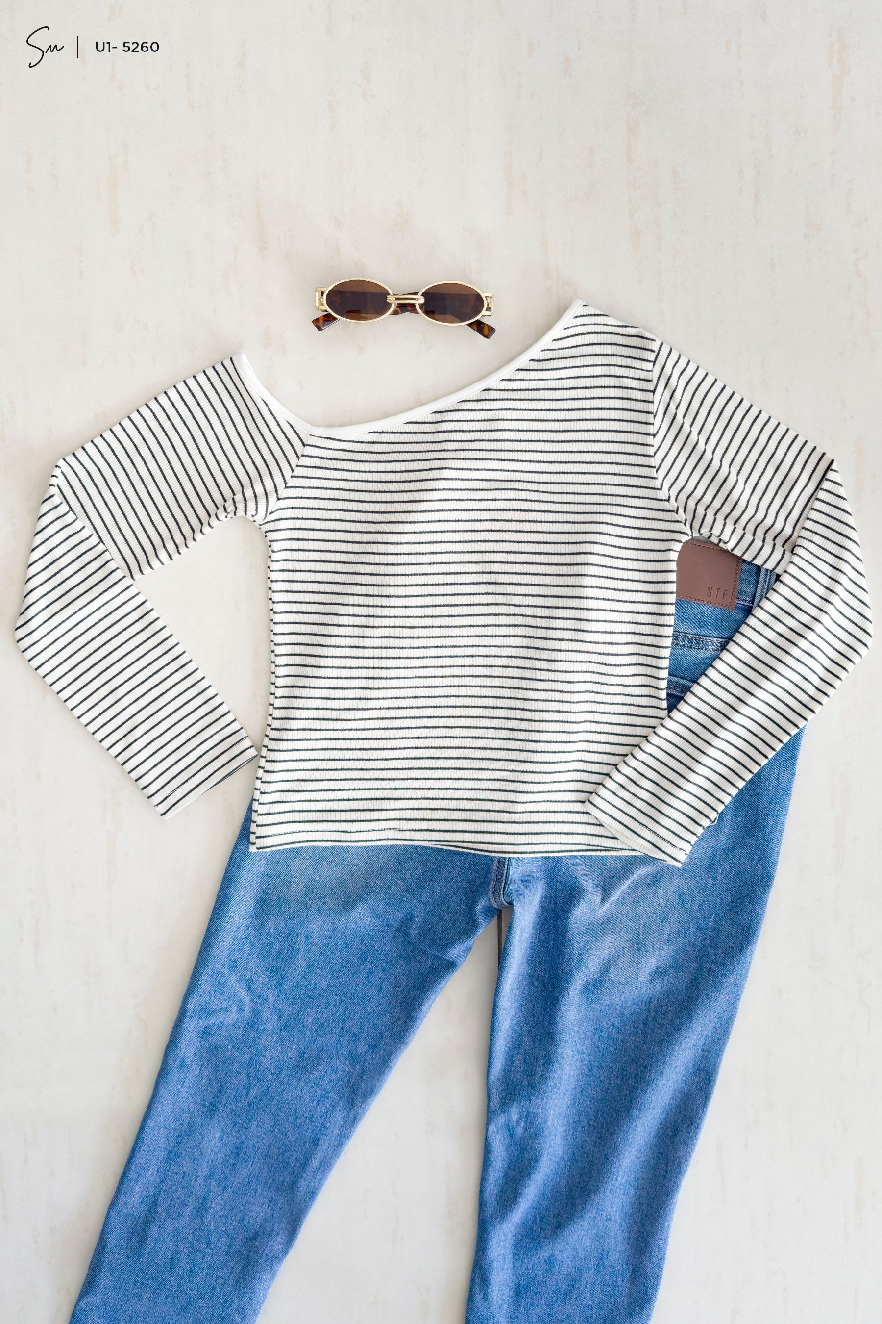 Top Asimétrico de Rayas Manga Larga U1-5260