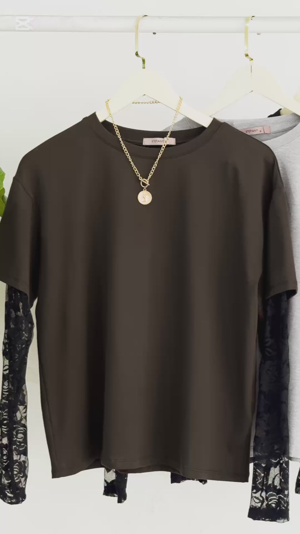 Camiseta Básica con Mangas de Encaje U1-5356